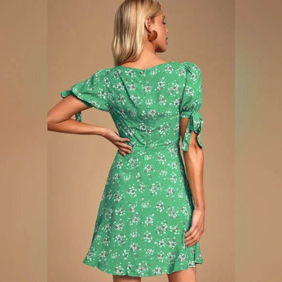 🛍️ LULUS Camellia Curtsies Green Floral Print Skater Dress - Size S - Picture 2 of 15